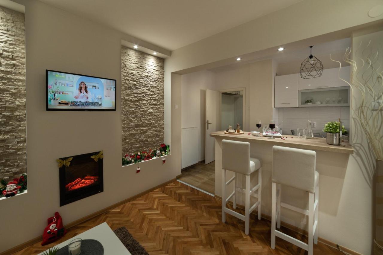 Gold Apartman Versec Kültér fotó